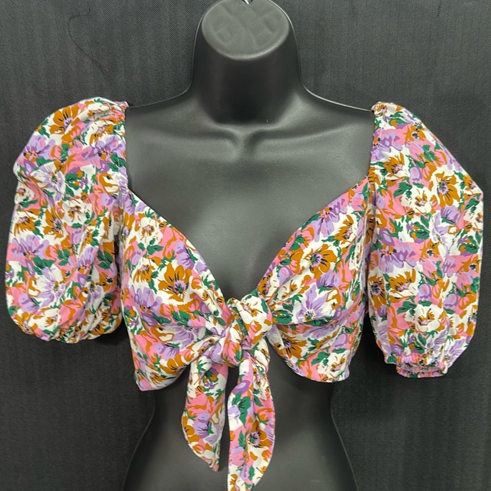 🌺✨Pink and Purple Floral Cottage Style Puff Sleeve Tie Front Cropped Blouse💕 - Picture 7 of 7